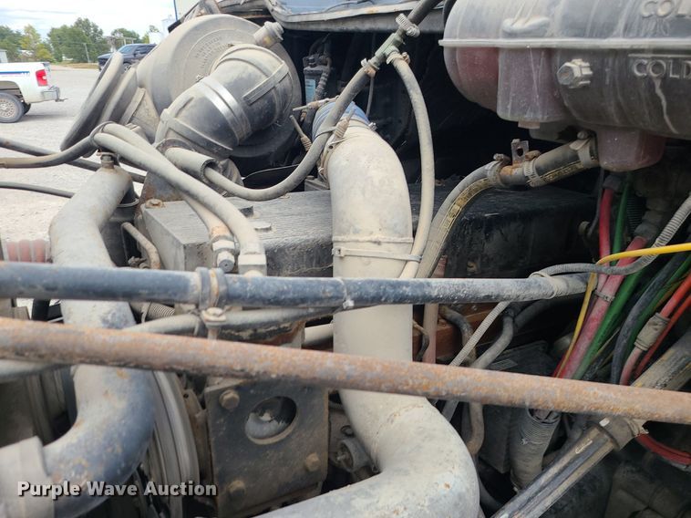 image for item MJ9388 1997 Freightliner  semi truck