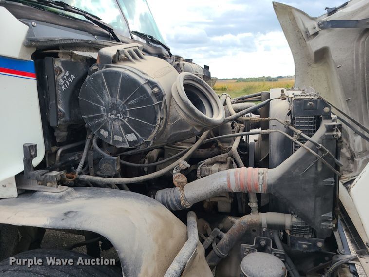 image for item MJ9388 1997 Freightliner  semi truck