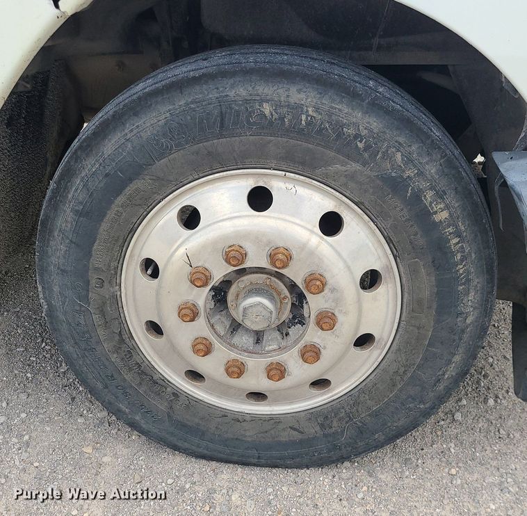 image for item MJ9388 1997 Freightliner  semi truck