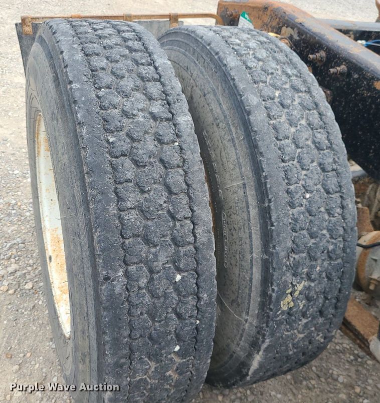 image for item MJ9388 1997 Freightliner  semi truck