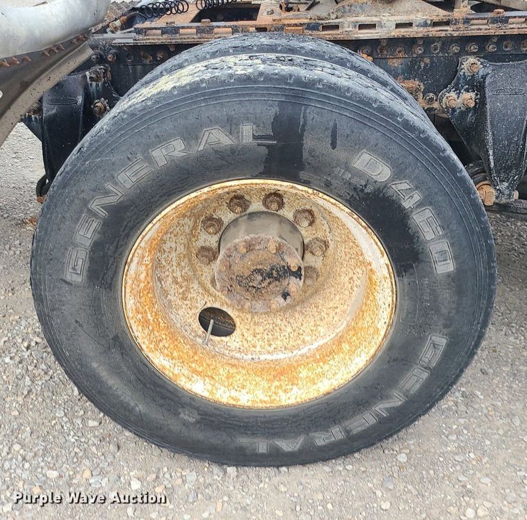 image for item MJ9388 1997 Freightliner  semi truck