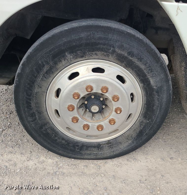 image for item MJ9388 1997 Freightliner  semi truck