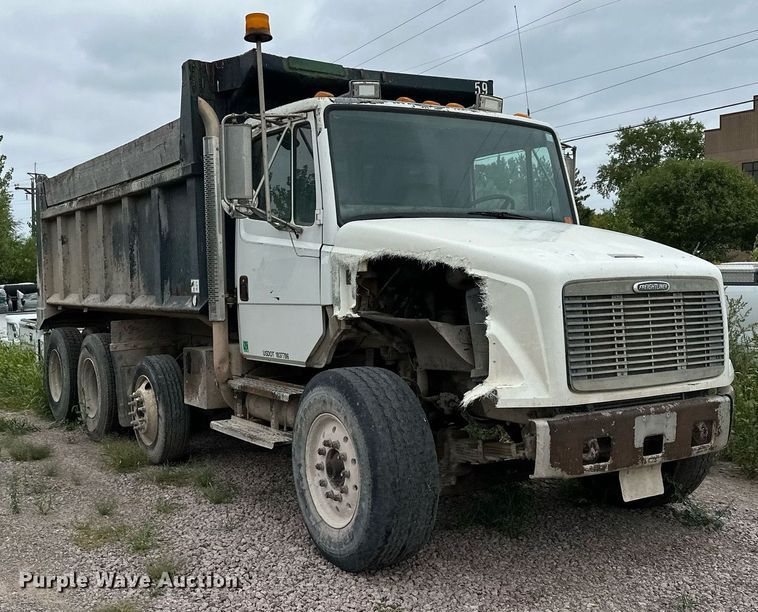 image for item MQ9410 2000 Freightliner FL80  dump truck