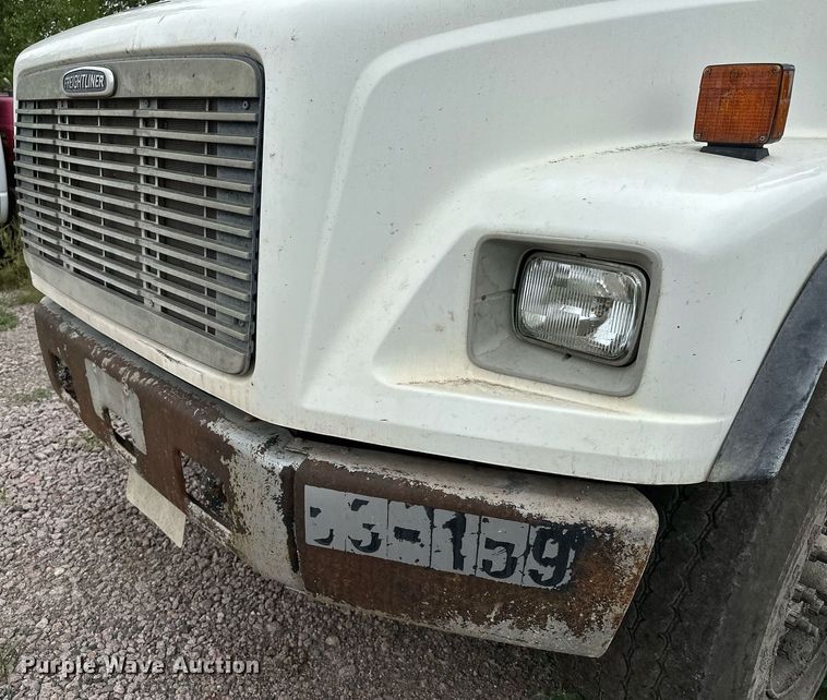 image for item MQ9410 2000 Freightliner FL80  dump truck