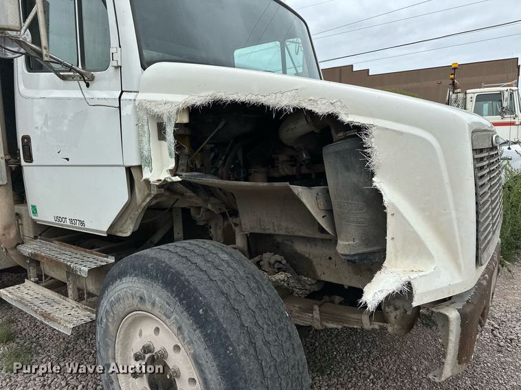 image for item MQ9410 2000 Freightliner FL80  dump truck