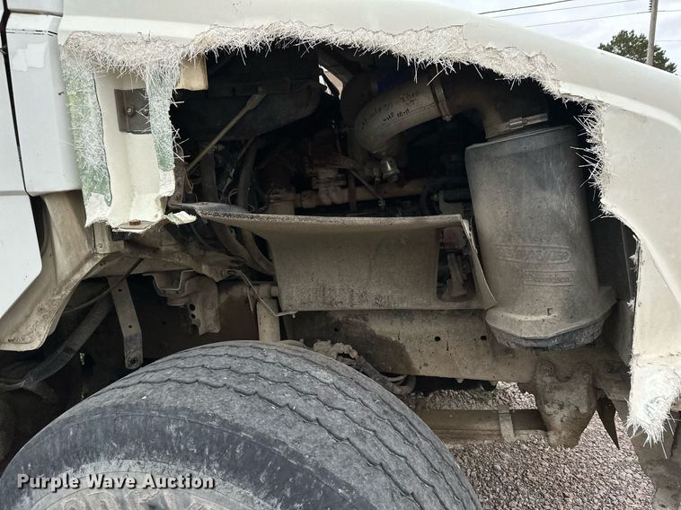 image for item MQ9410 2000 Freightliner FL80  dump truck