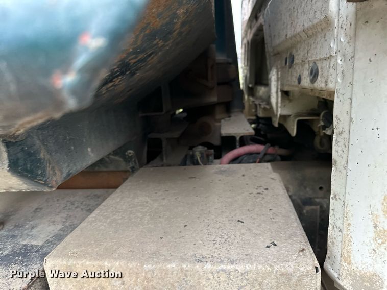 image for item MQ9410 2000 Freightliner FL80  dump truck