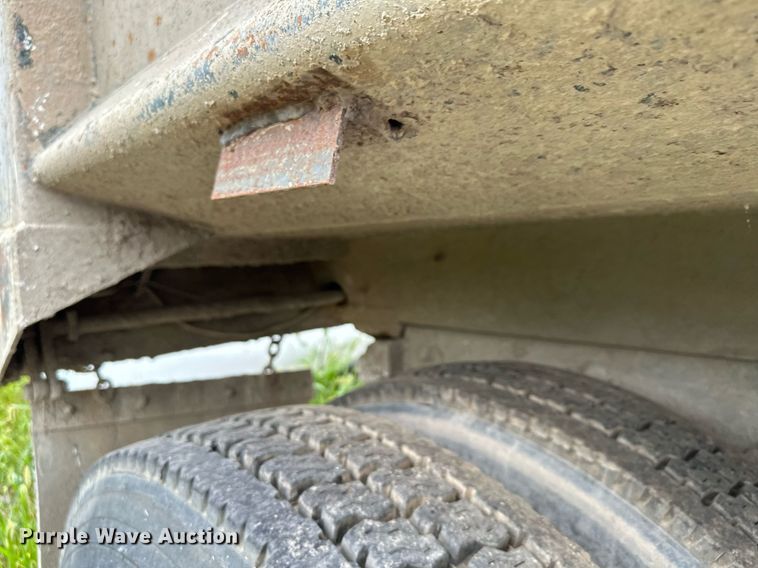 image for item MQ9410 2000 Freightliner FL80  dump truck