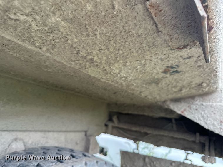 image for item MQ9410 2000 Freightliner FL80  dump truck