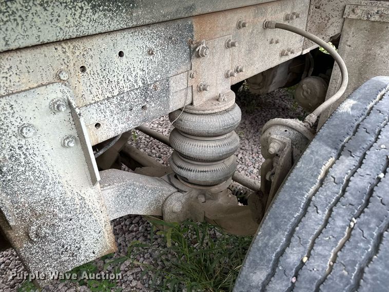 image for item MQ9410 2000 Freightliner FL80  dump truck