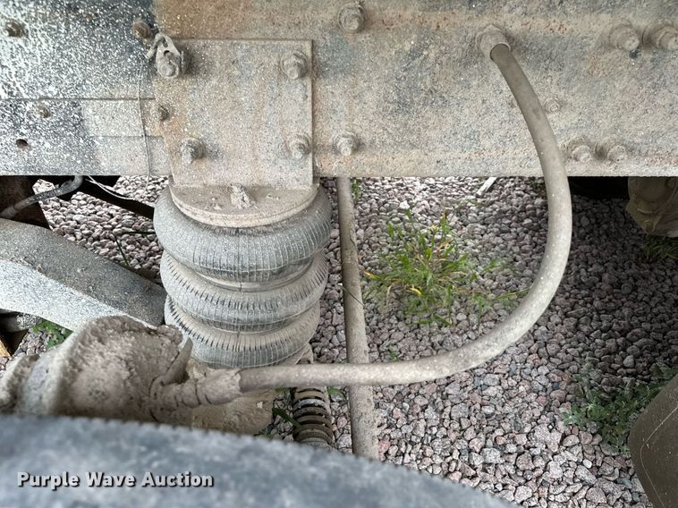 image for item MQ9410 2000 Freightliner FL80  dump truck