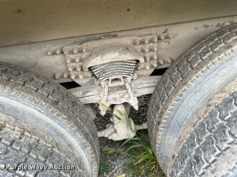 image for item MQ9410 2000 Freightliner FL80  dump truck