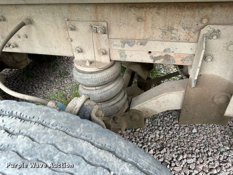 image for item MQ9410 2000 Freightliner FL80  dump truck