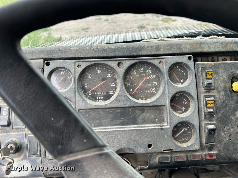 image for item MQ9410 2000 Freightliner FL80  dump truck