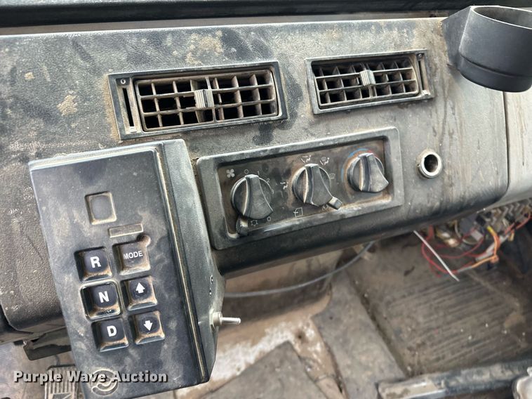 image for item MQ9410 2000 Freightliner FL80  dump truck