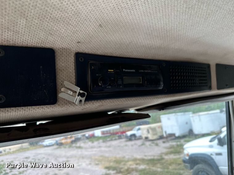 image for item MQ9410 2000 Freightliner FL80  dump truck