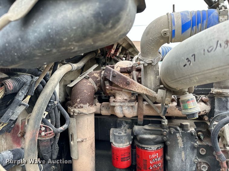 image for item MQ9410 2000 Freightliner FL80  dump truck