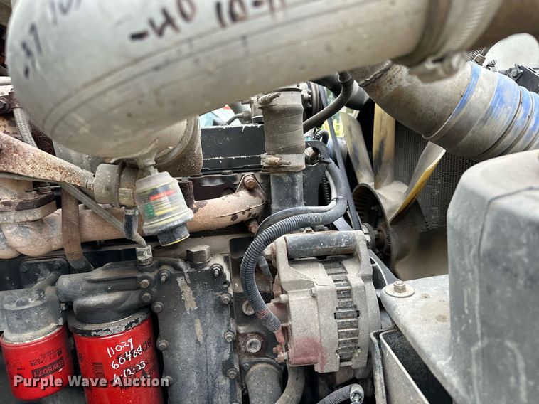 image for item MQ9410 2000 Freightliner FL80  dump truck