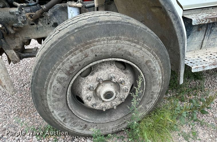 image for item MQ9410 2000 Freightliner FL80  dump truck