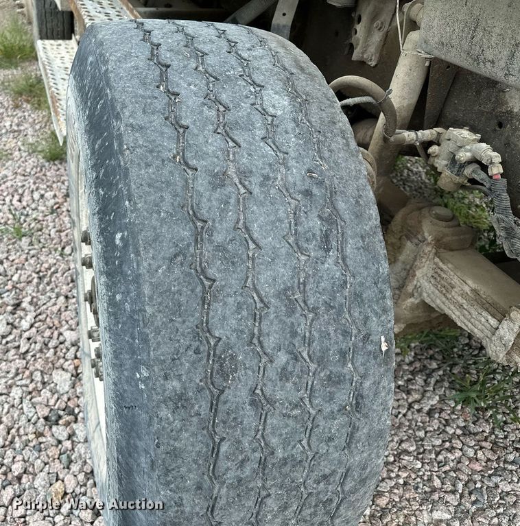 image for item MQ9410 2000 Freightliner FL80  dump truck