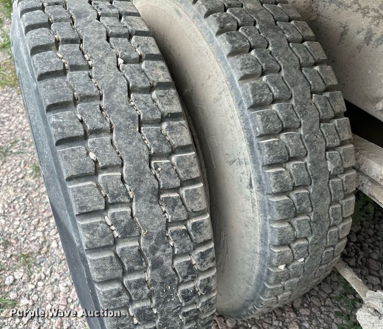 image for item MQ9410 2000 Freightliner FL80  dump truck