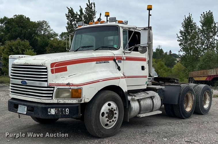 image for item MQ9417 1995  Ford LTL9000  semi truck