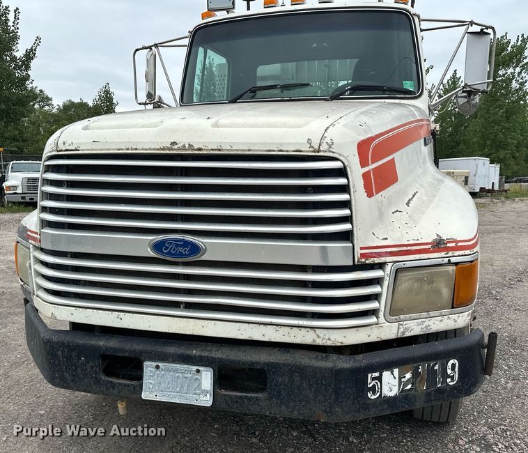 image for item MQ9417 1995  Ford LTL9000  semi truck