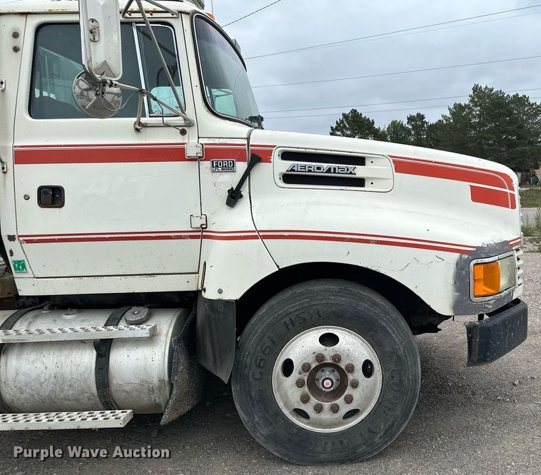 image for item MQ9417 1995  Ford LTL9000  semi truck