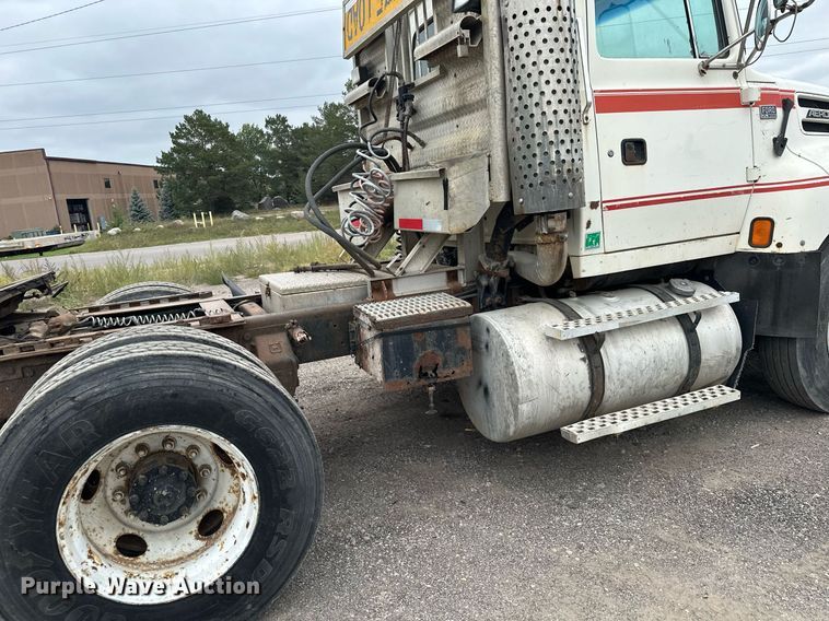 image for item MQ9417 1995  Ford LTL9000  semi truck