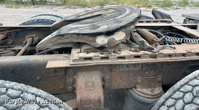 image for item MQ9417 1995  Ford LTL9000  semi truck