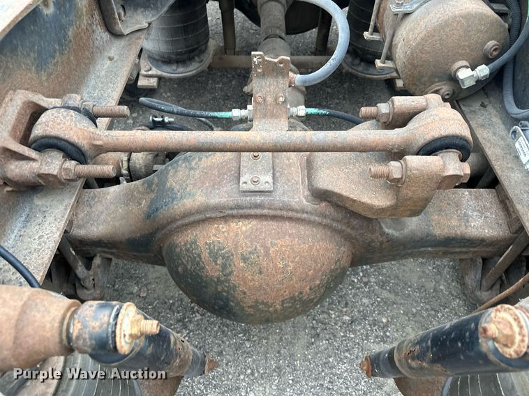 image for item MQ9417 1995  Ford LTL9000  semi truck