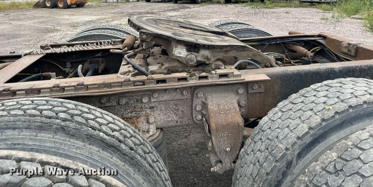 image for item MQ9417 1995  Ford LTL9000  semi truck