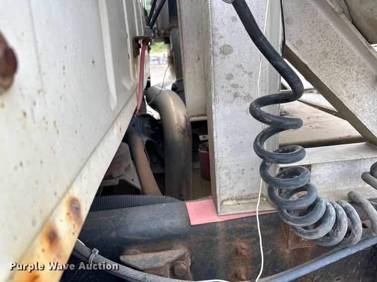 image for item MQ9417 1995  Ford LTL9000  semi truck