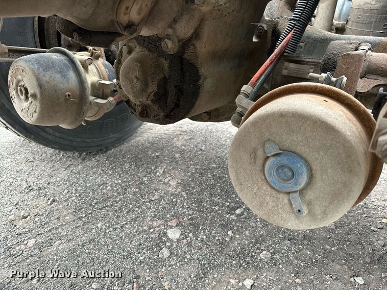 image for item MQ9417 1995  Ford LTL9000  semi truck