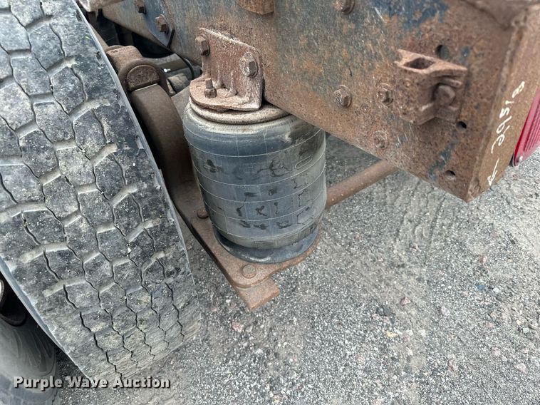 image for item MQ9417 1995  Ford LTL9000  semi truck