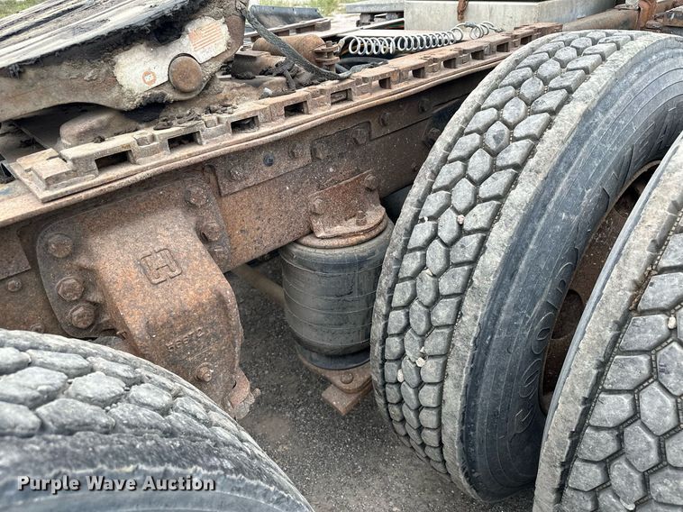 image for item MQ9417 1995  Ford LTL9000  semi truck