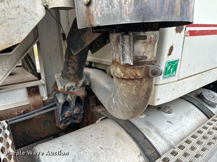 image for item MQ9417 1995  Ford LTL9000  semi truck