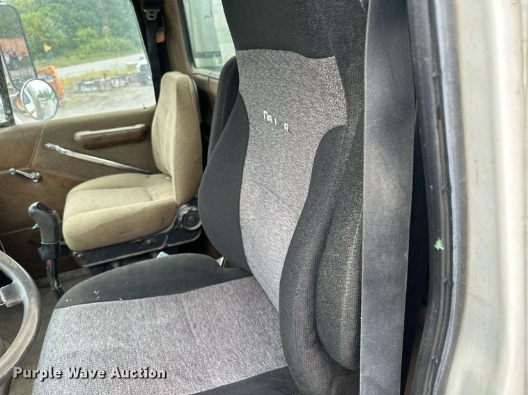 image for item MQ9417 1995  Ford LTL9000  semi truck