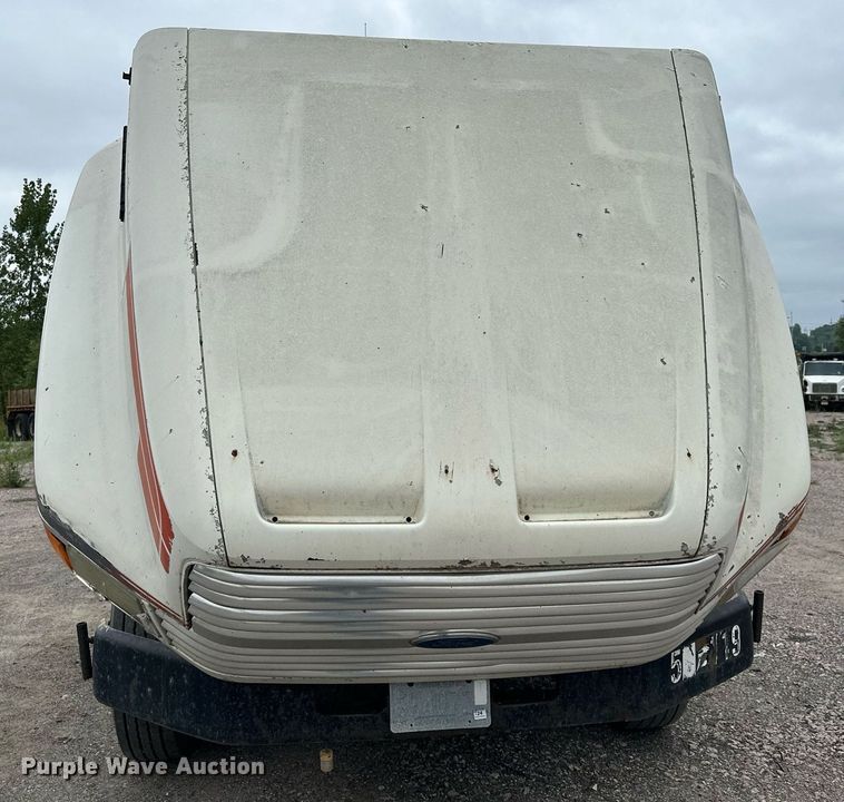 image for item MQ9417 1995  Ford LTL9000  semi truck