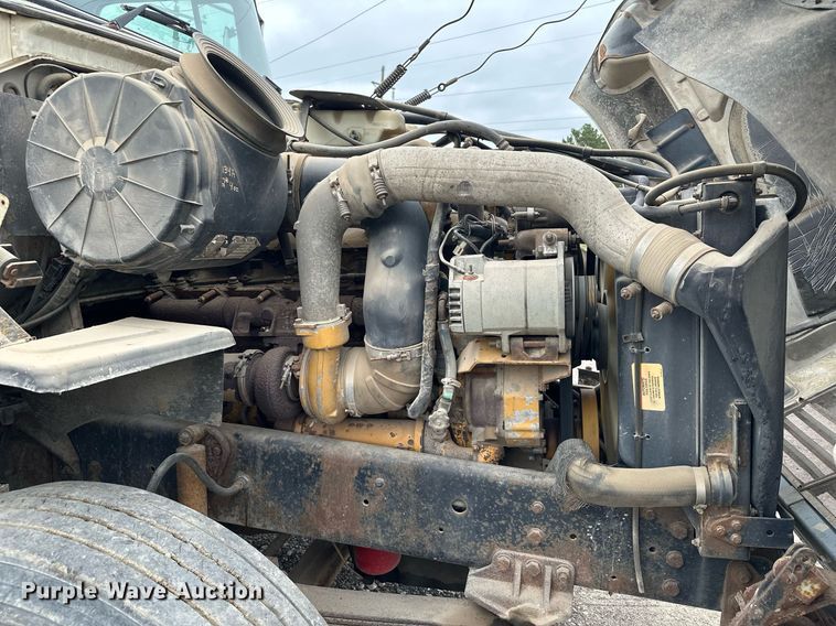 image for item MQ9417 1995  Ford LTL9000  semi truck