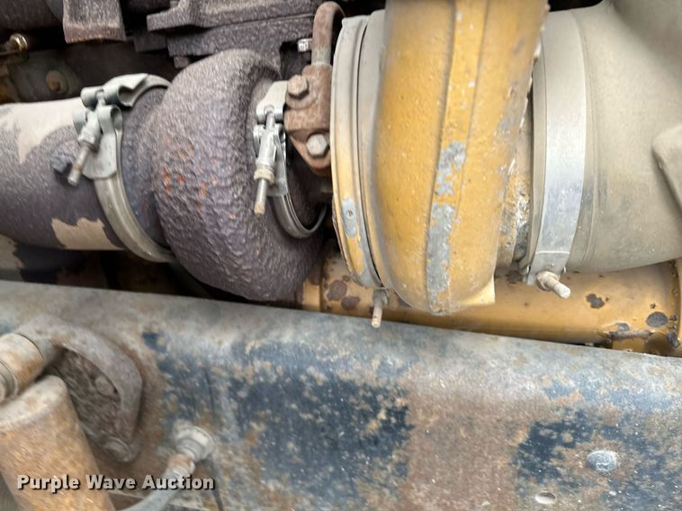 image for item MQ9417 1995  Ford LTL9000  semi truck