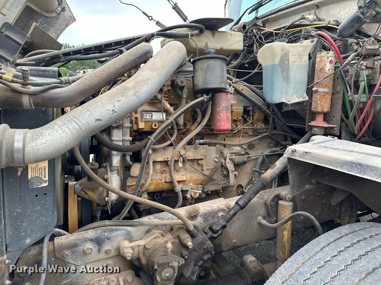 image for item MQ9417 1995  Ford LTL9000  semi truck