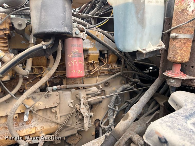 image for item MQ9417 1995  Ford LTL9000  semi truck