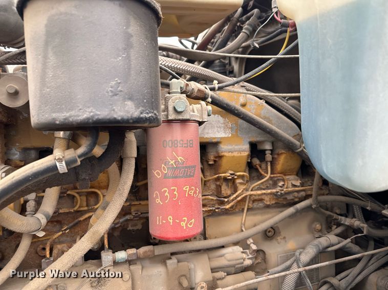 image for item MQ9417 1995  Ford LTL9000  semi truck