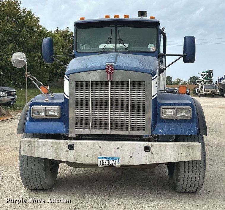 image for item MQ9432 2005 Kenworth W900  ready mix truck