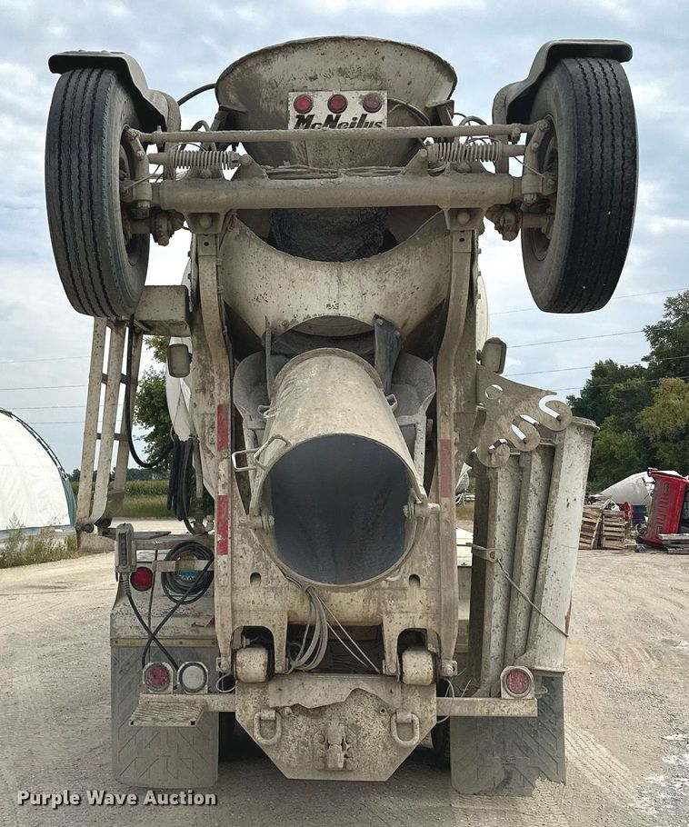 image for item MQ9432 2005 Kenworth W900  ready mix truck