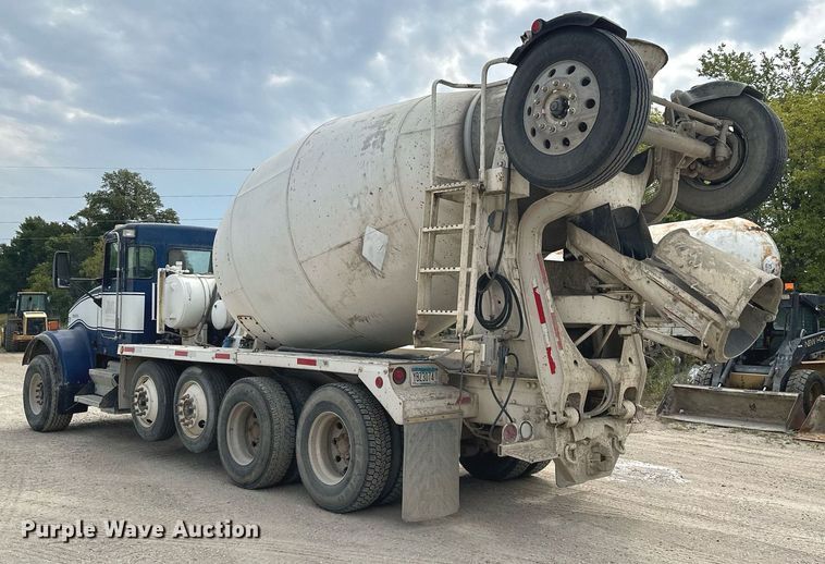 image for item MQ9432 2005 Kenworth W900  ready mix truck