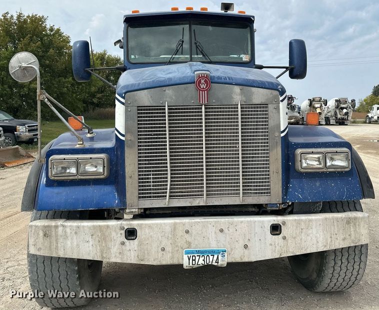 image for item MQ9432 2005 Kenworth W900  ready mix truck