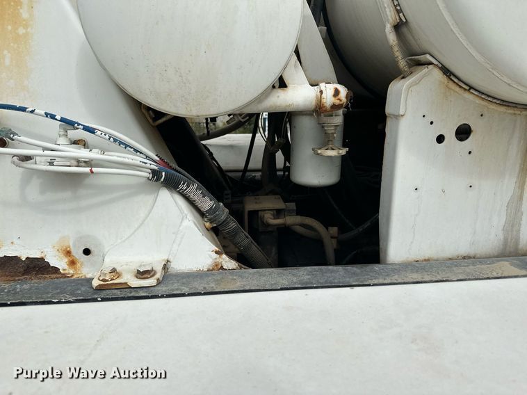 image for item MQ9432 2005 Kenworth W900  ready mix truck