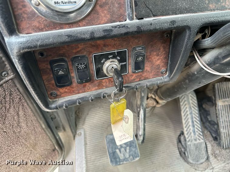 image for item MQ9432 2005 Kenworth W900  ready mix truck